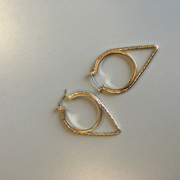 Jewelry - Gold triangle hoop Earrings